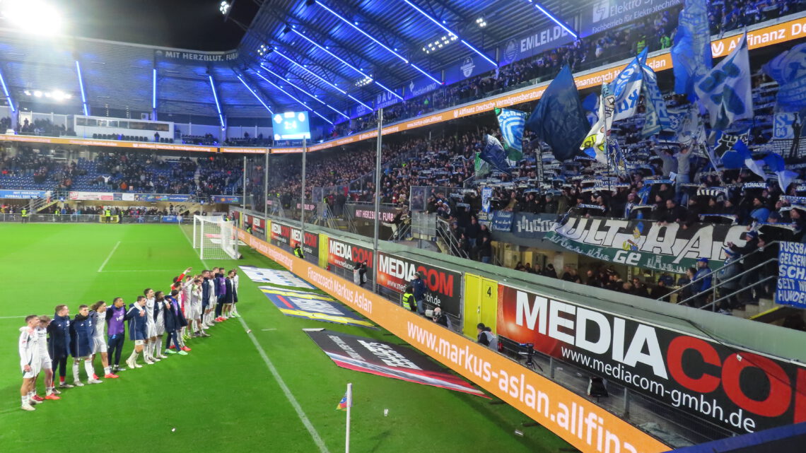 Paderborn – Schalke 2:4: Schalke lebt noch – und versetzt Fans in Ekstase!